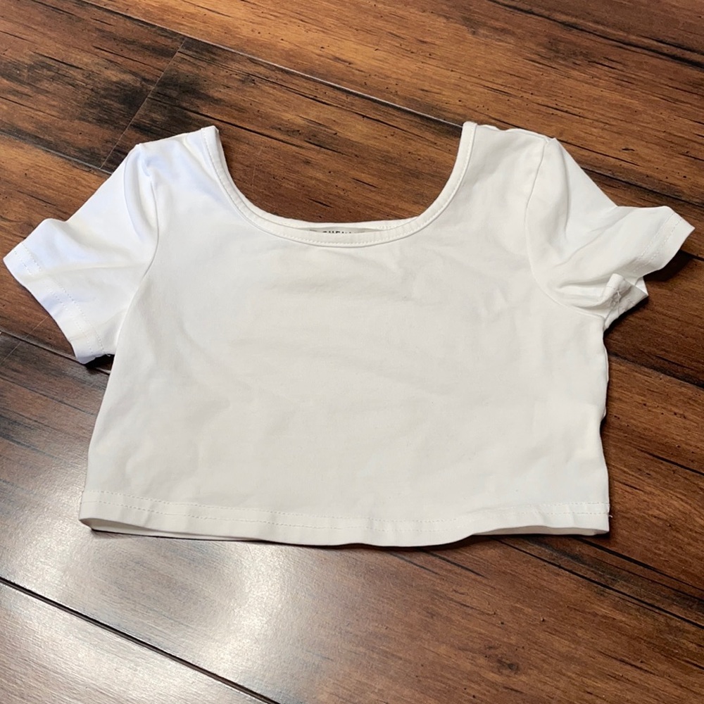 Shein white crop top size 7 short sleeve‎